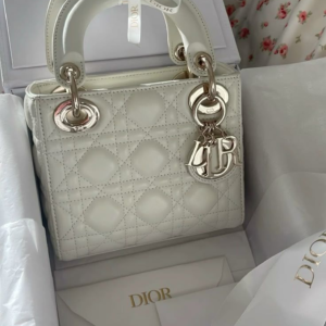 Phụ kiện đi kèm